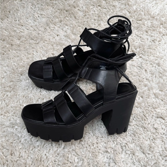 ASOS Design chunky tie-leg heel - Picture 2 of 4